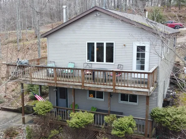 W16468 S Hilbert Dr, Armstrong Creek, WI 54103