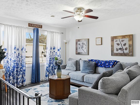 5th image of 8609 Park View Blvd