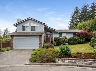 19809 31st Ave NE, Lake Forest Park, WA 98155