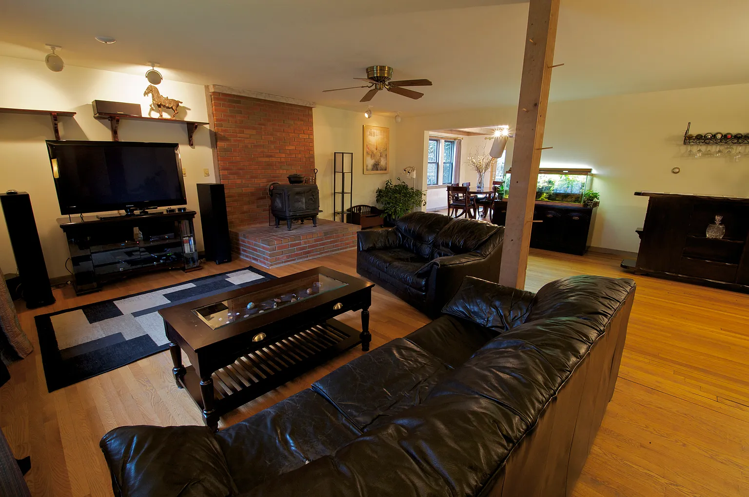 1011 W Clark St photo 1