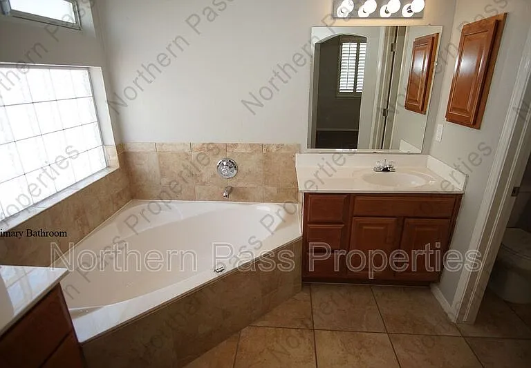 10932 Acoma St — Photo 30