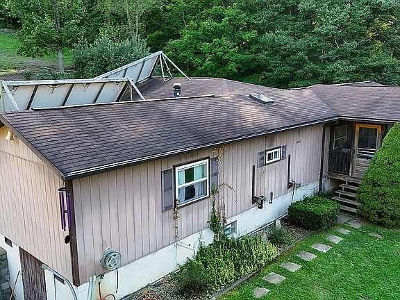 2nd image of 530 Mill Creek Rd