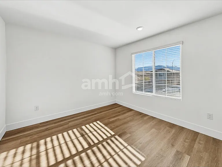 8762 Begonia Ct — Photo 13