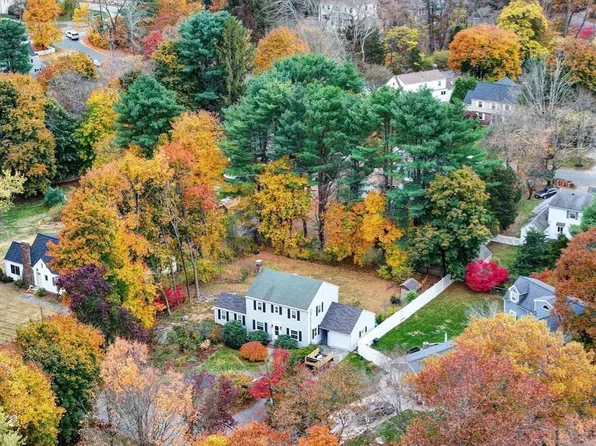 60 Warwick Dr, Westwood, MA 02090