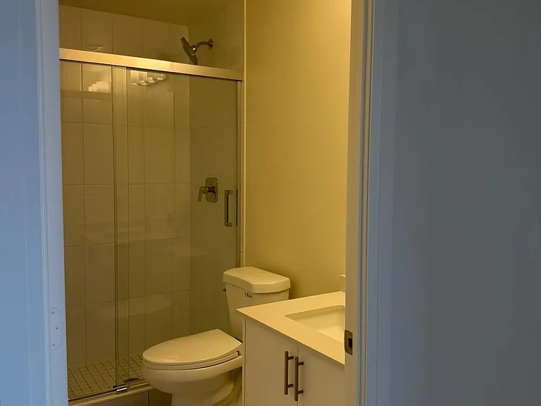 27 Korda Gate #1502 — Photo 20