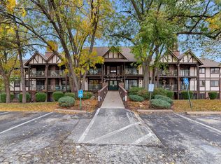 1430 Heritage Lndg APT 204, Saint Charles, MO 63303