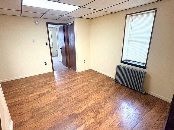 4th image of 411 E Mifflin St APT 2