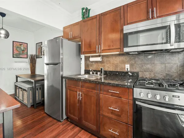 330 74th St APT 5, Miami Beach, FL 33141