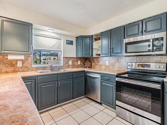 5th image of 1540 Dolphin Dr