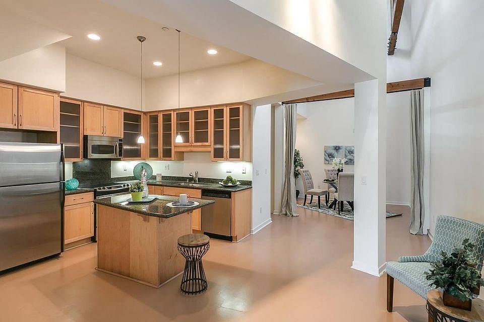 2nd image of 590 Manzana Pl