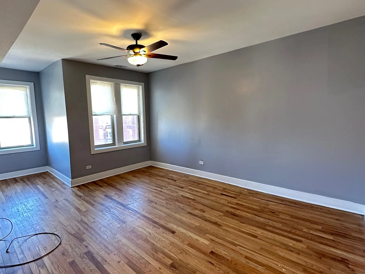 4 bed, 1300 sqft, $1,700 — Photo 2