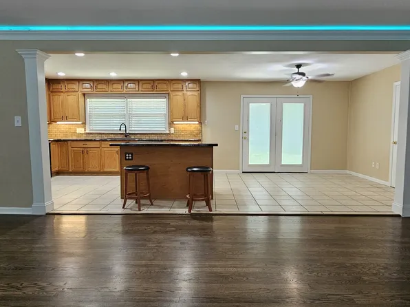 5830 Perry Ln, Merriam, KS 66203