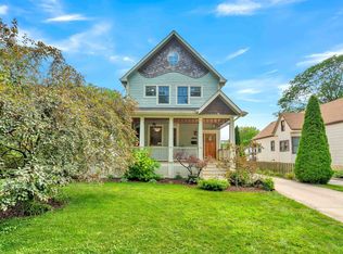 267 Lawton Rd, Riverside, IL 60546