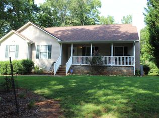 1037 Summerset Dr, Moneta, VA 24121