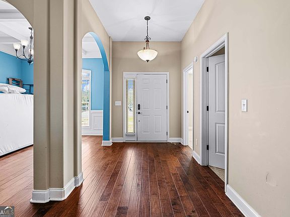 4th image of 8232 Lantern Ct