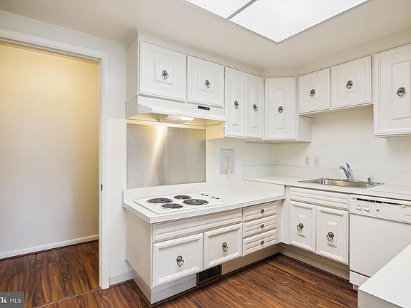 4th image of 3404 Chiswick Ct #48-1F