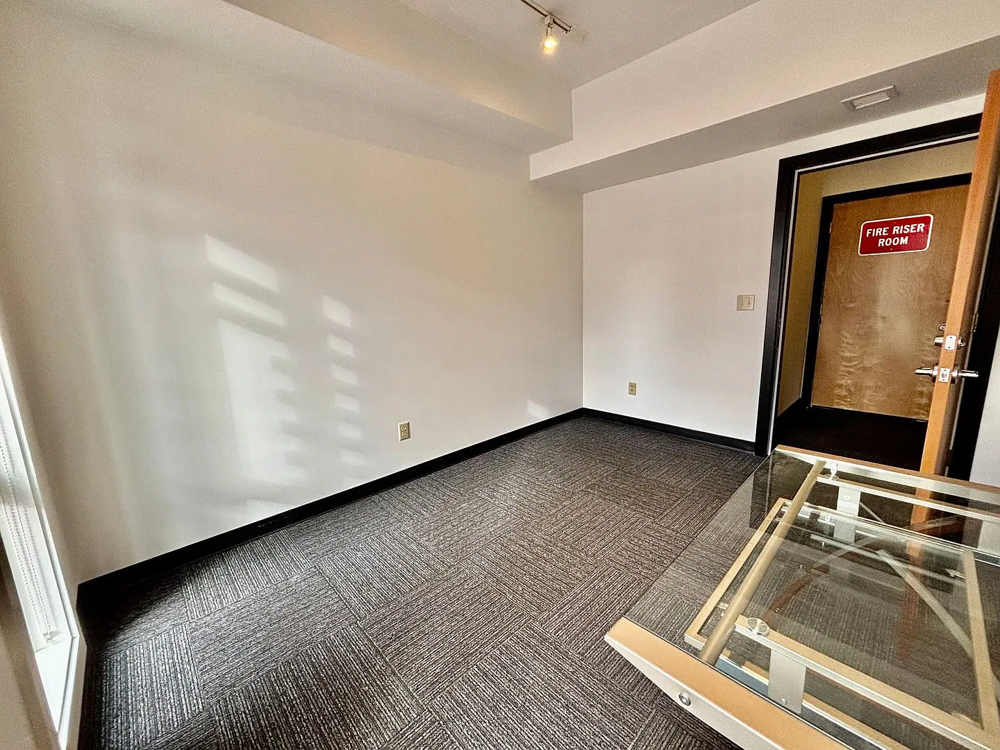 1001 W 39th Street — Photo 4