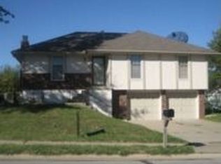 517 SE Moreland School Rd, Blue Springs, MO 64014