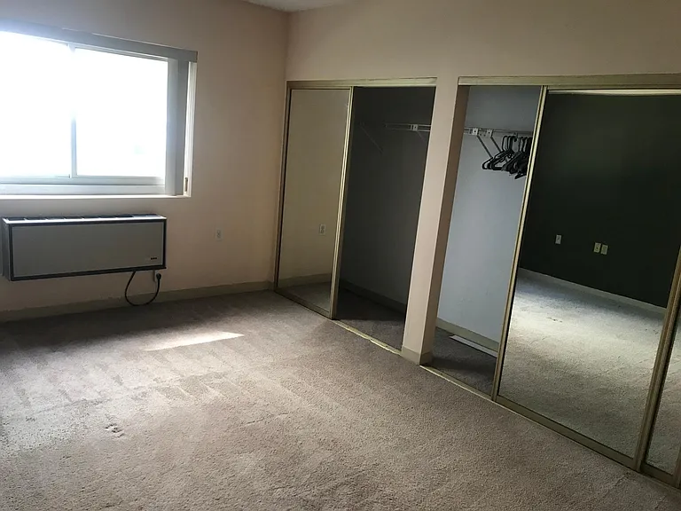 100 Cove Way — Photo 3