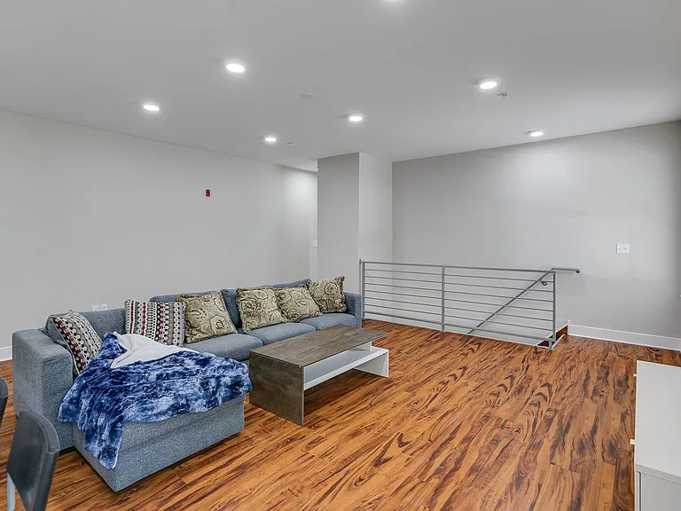 549 Armstrong St #101 — Photo 7