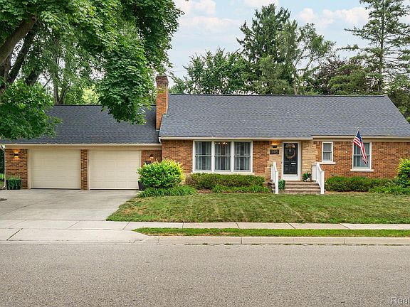2nd image of 145 Maywood Ave