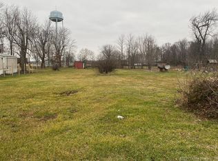 125 Village Ln, Marysville, IN 47141