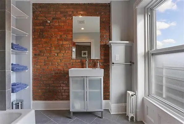 Rented by R New York | media 52