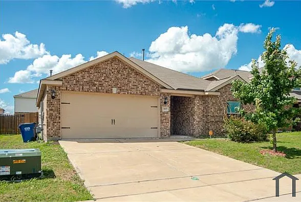 3107 Angus Dr — Photo 2