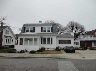 121 E Cardinal Rd, Wildwood Crest, NJ 08260