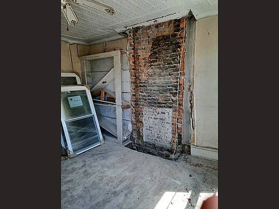 4th image of 41-43 Christie St #2