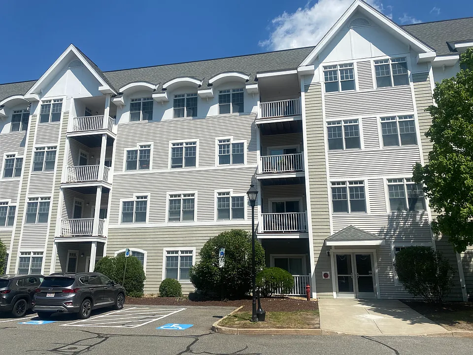 614 Pond St #1409