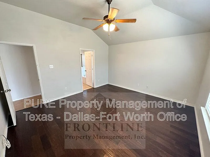3 bed, 2.0 bath, 1665 sqft, $1,900 — Photo 3