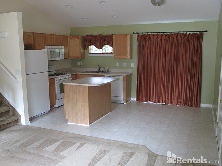 3rd image of 3173 Terry Ave