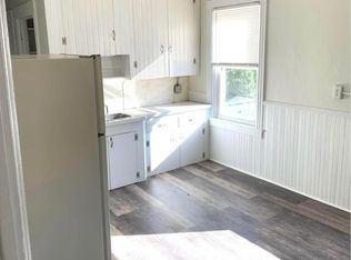 124 Suffolk Ave FLOOR 3, Pawtucket, RI 02861