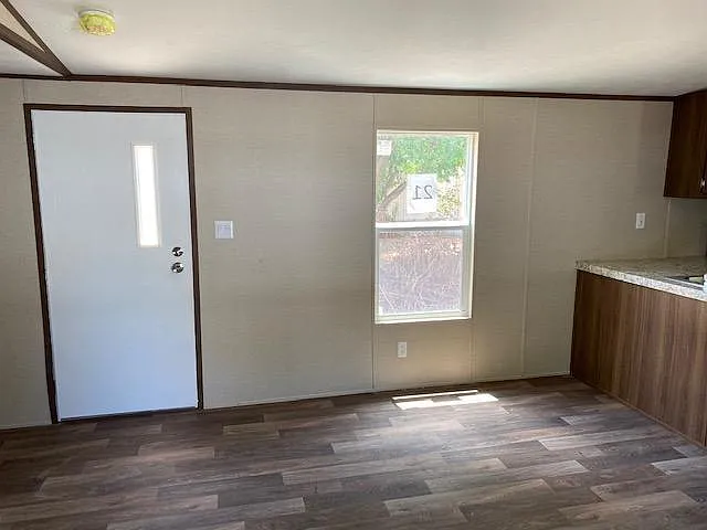 908 Turney Ln — Photo 15