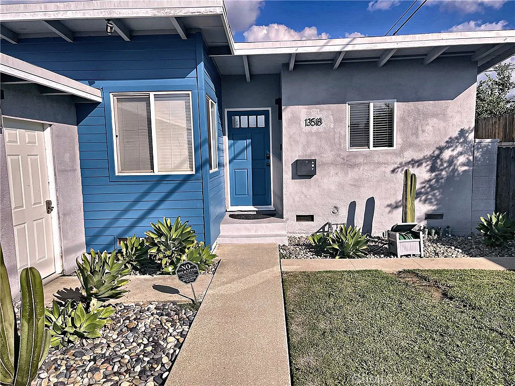 3 bed, 1076 sqft, $3,750 — Photo 1
