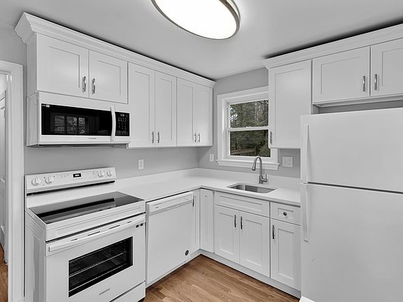 5th image of 9513 Nowell Dr