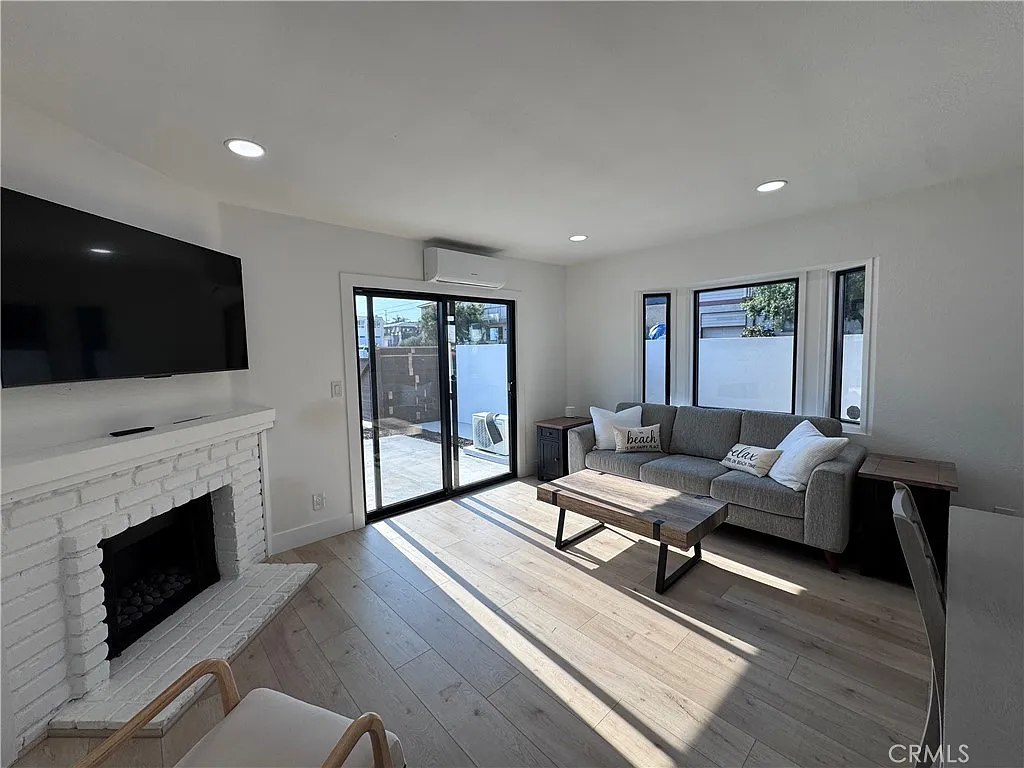 1 bed, 903 sqft, $4,000 — Photo 4