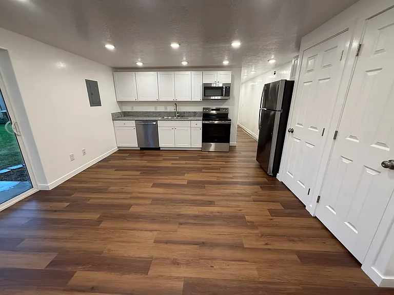 4256 S 1100 E — Photo 3