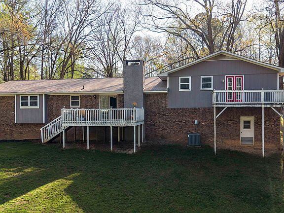 5th image of 672 Thomas Rd