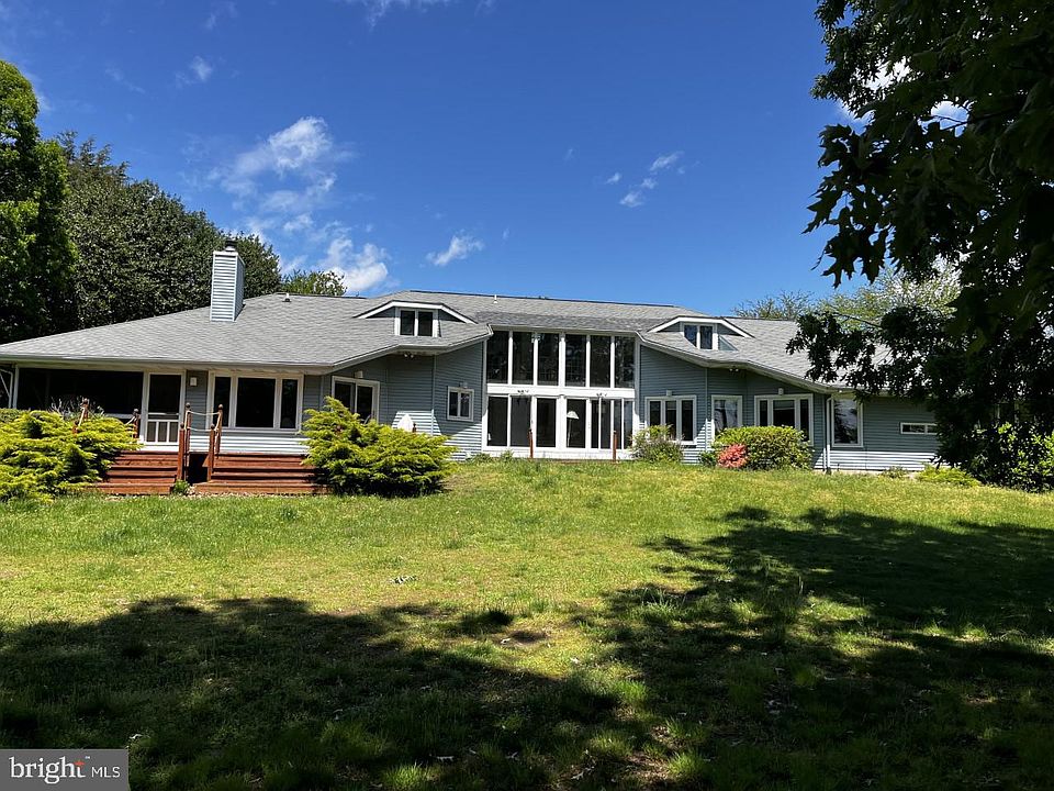 1st image of 216 Brickhouse Dr