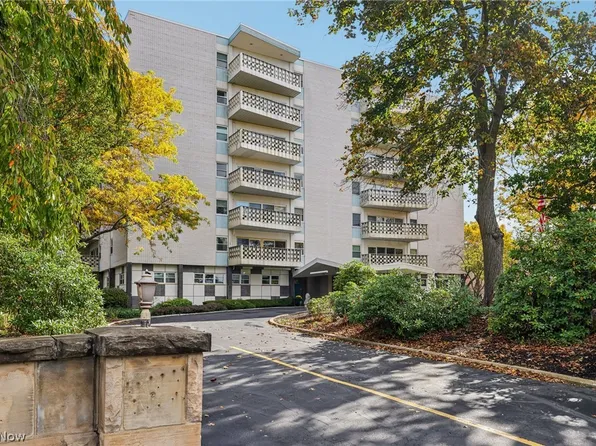 275 N Portage Path APT 7G, Akron, OH 44303