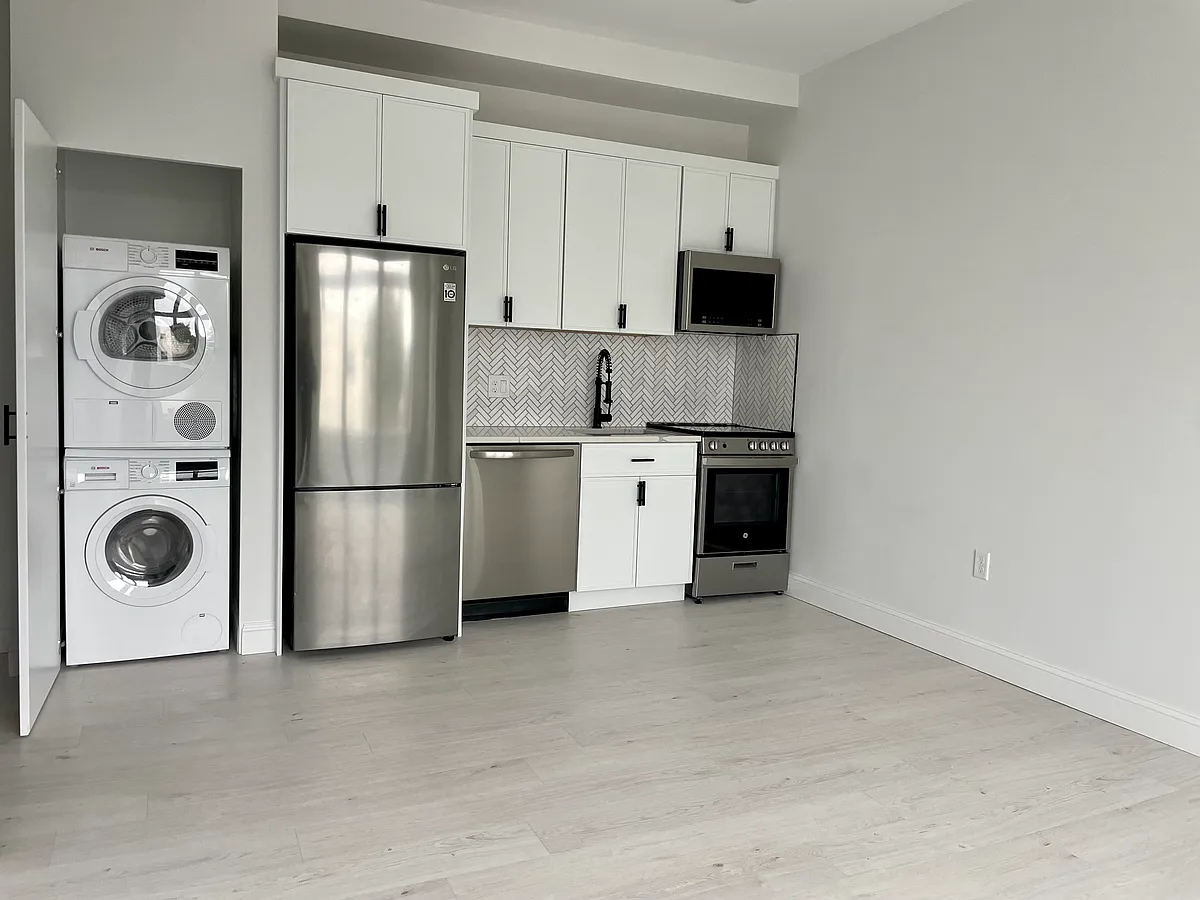 Building Photo - 1 Curtis St #5