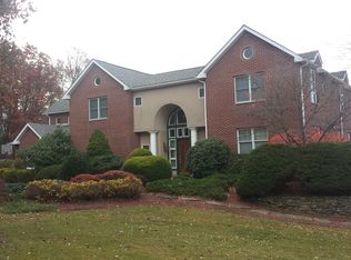 115 Longfellow Close, Moosic, PA 18507
