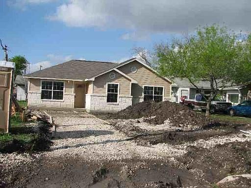 1st image of 1014 GRAND RIVER DR
