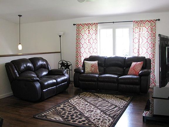 2nd image of 309 Holiday Park Dr