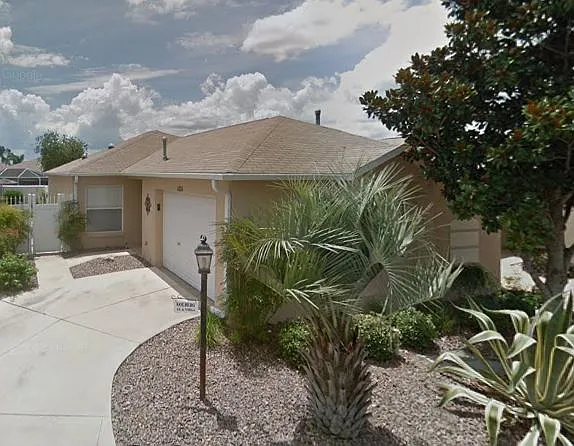 1826 Athens Ln — Photo 2