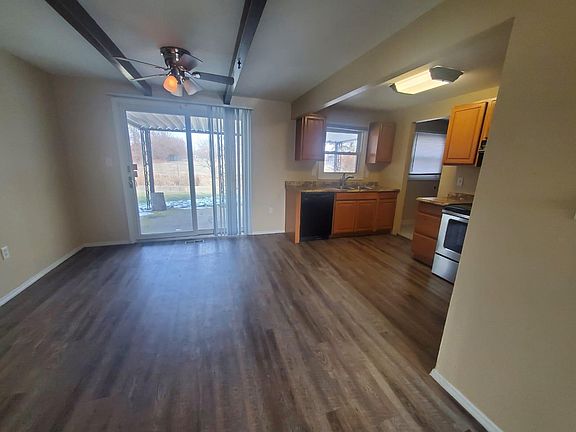 3rd image of 144 McCraw Dr