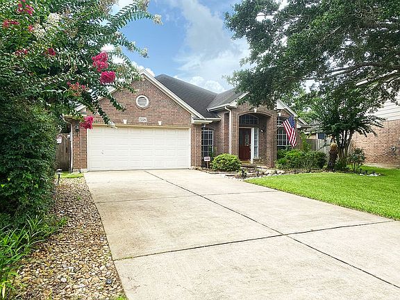 3rd image of 7226 Colony Bend Ln