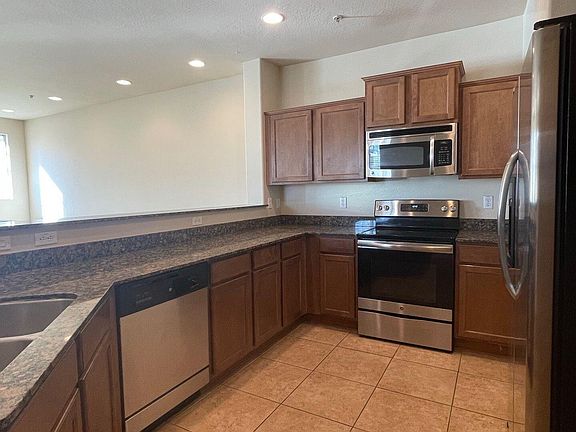 4th image of 3730 S Winter Lane #103